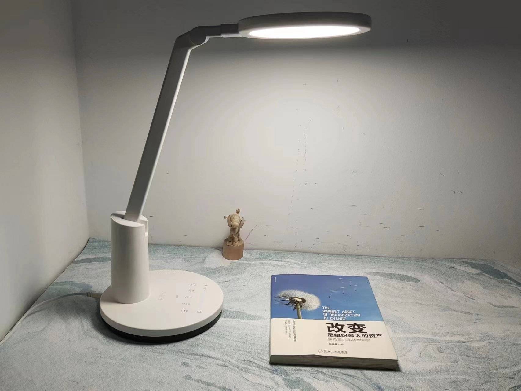 明基的护眼台灯好用吗?