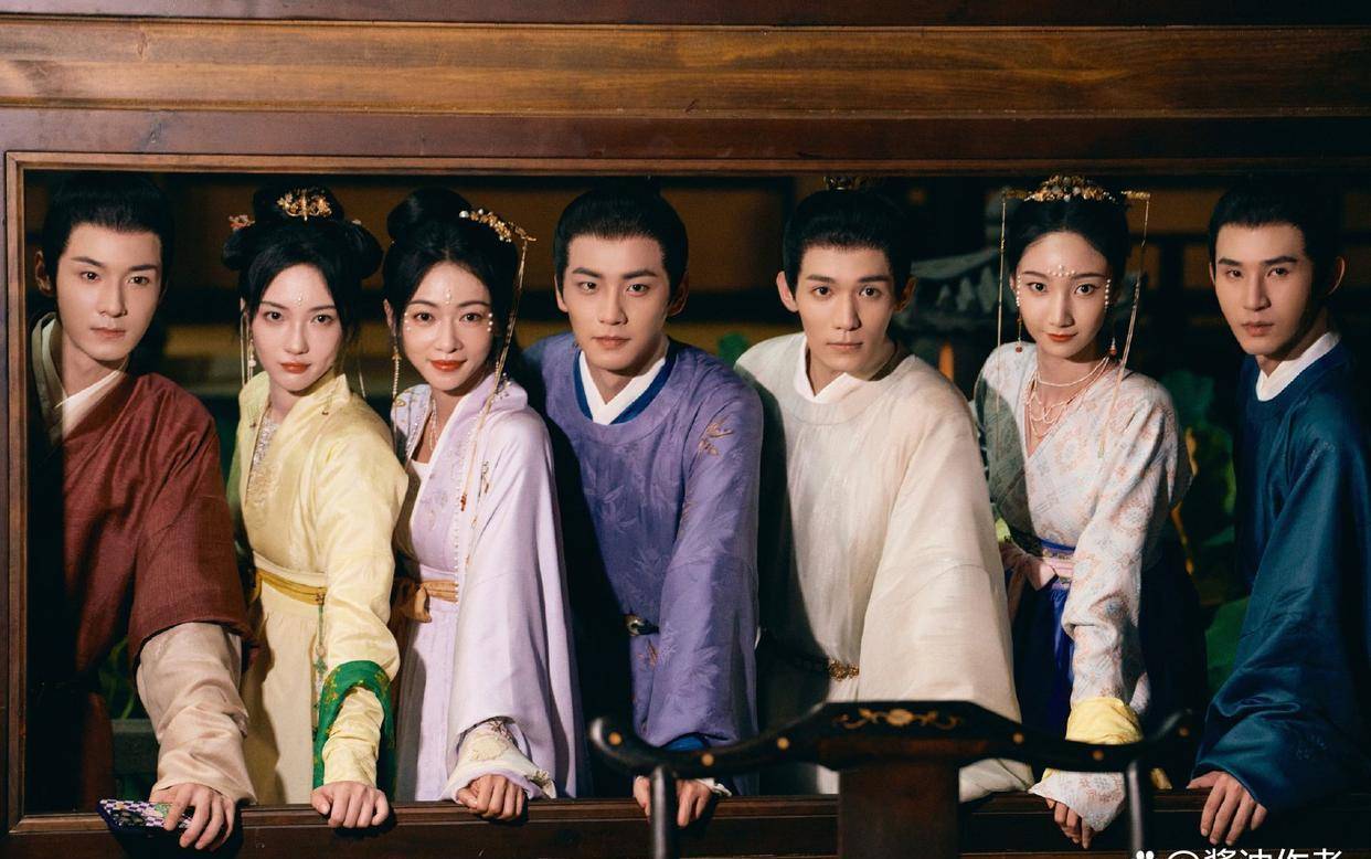 于正后面出的电视剧基本上阵容都是非常强大的,把半个娱乐圈都搬出来