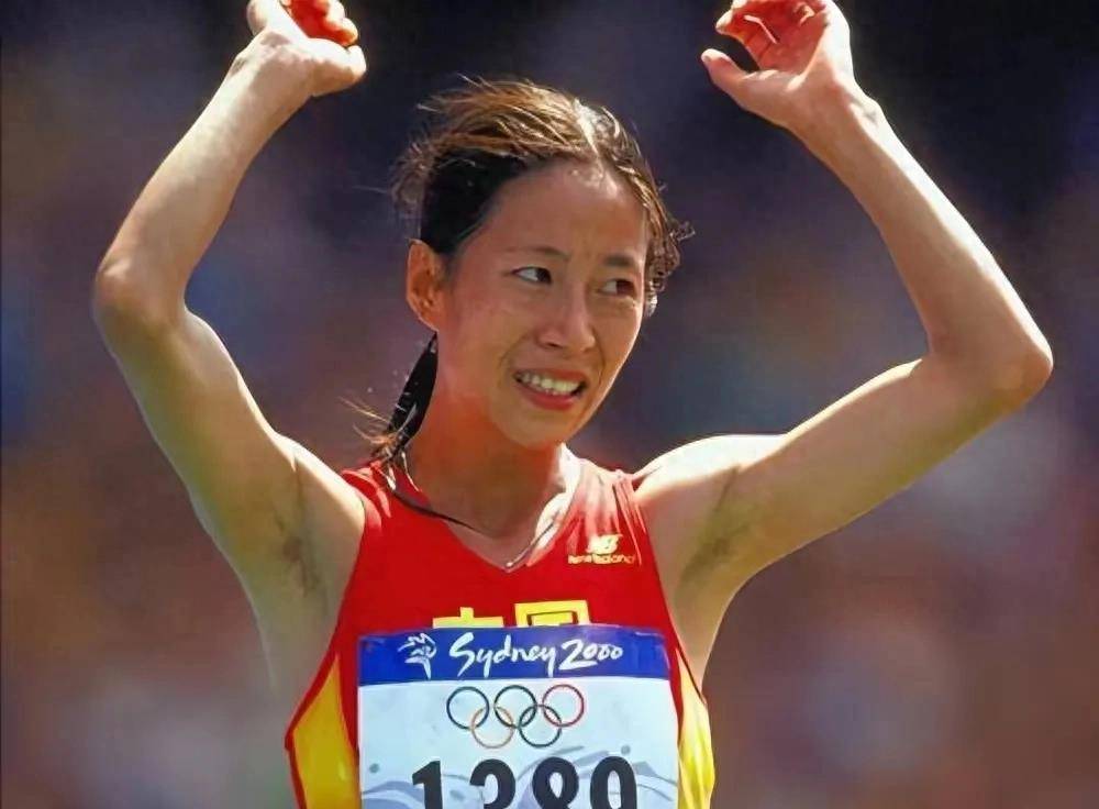 最孤单的冠军王丽萍:夺冠后没有国旗披身,没有人庆祝,令人心痛_刘宏宇