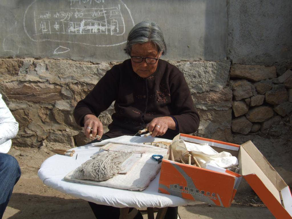 胶东非遗:栖霞棒槌花边技艺_烟台_图案_棉线