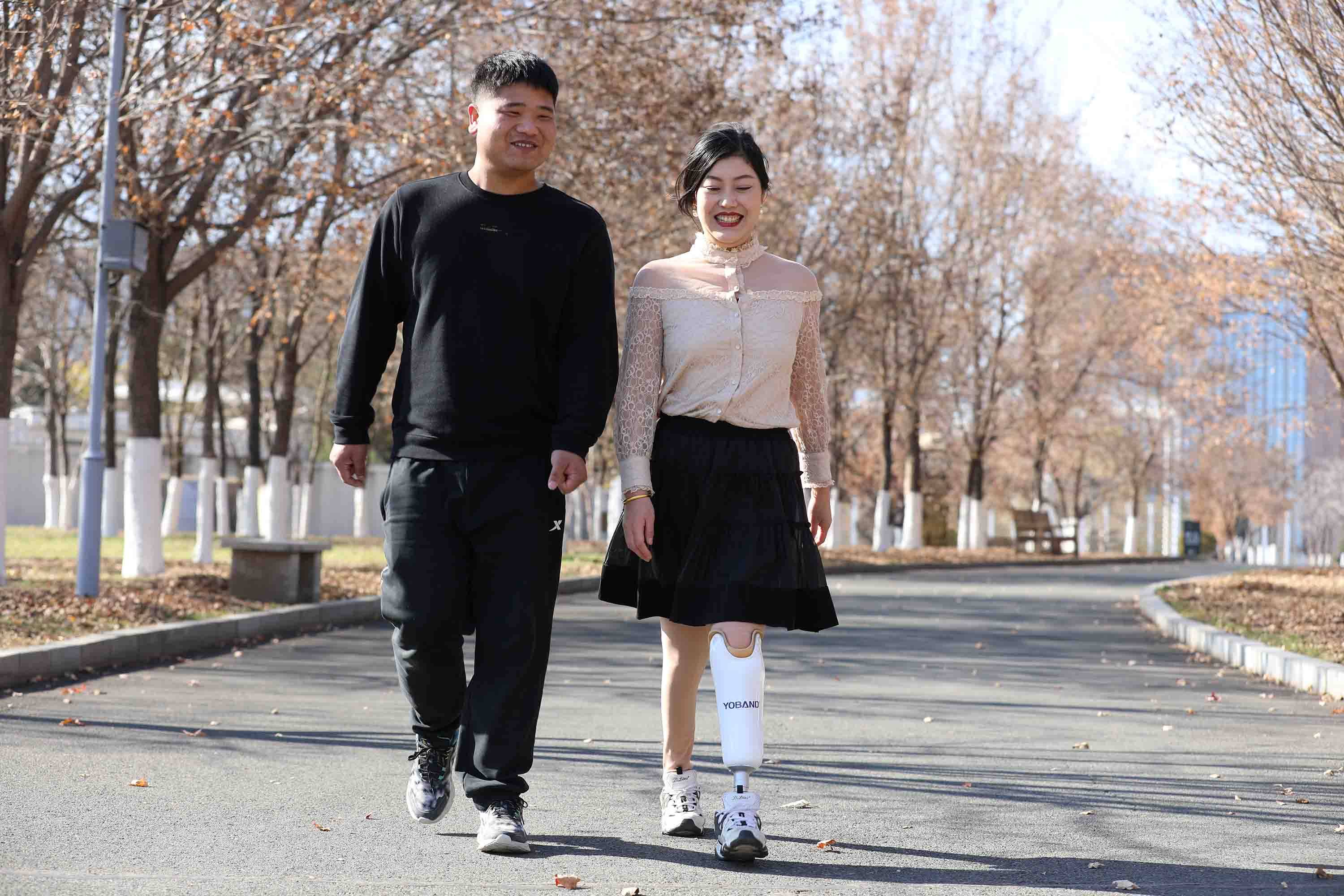 什么是碳纤分趾储能脚