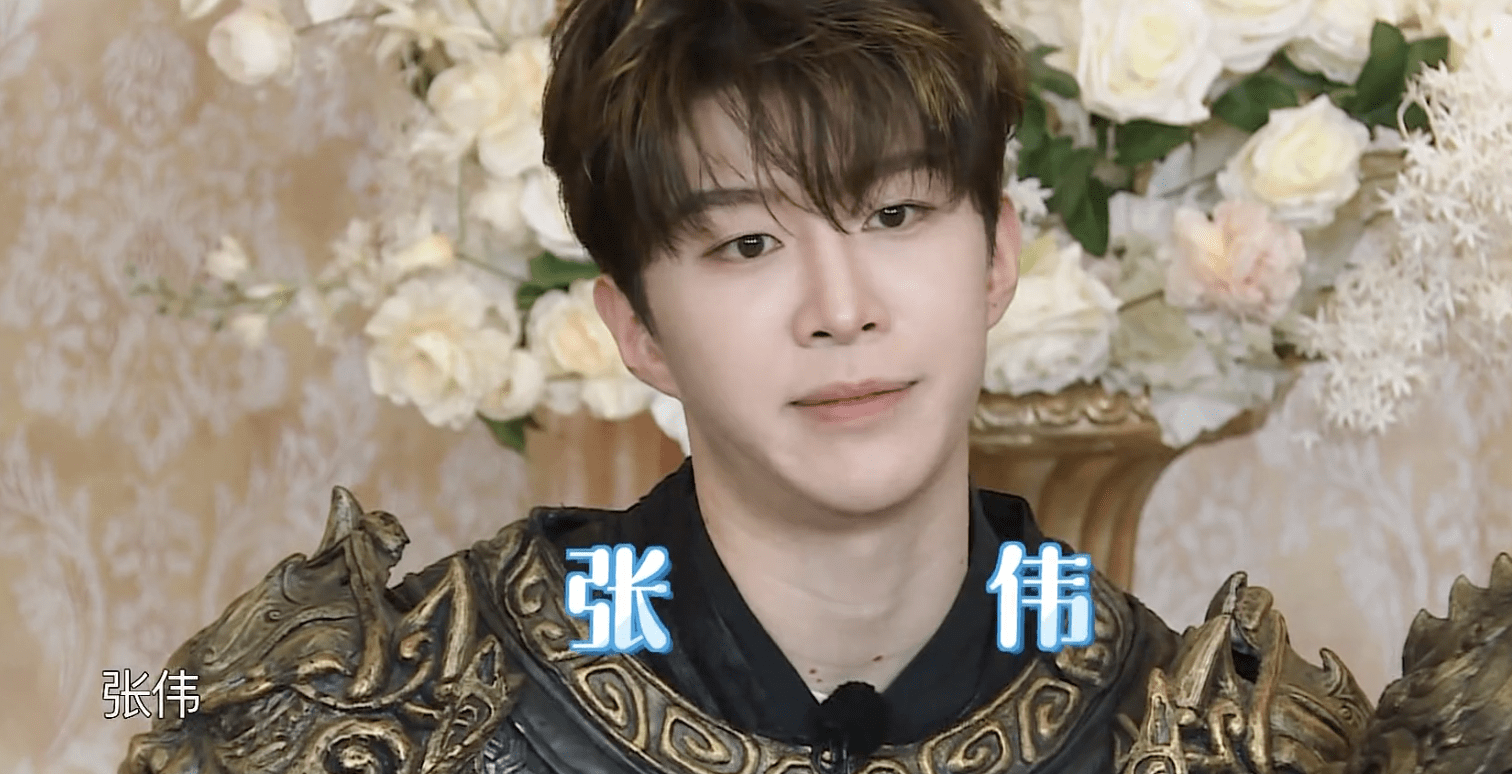 宋亚轩第一个猜错,把王一博认成了吴君如,把男生认成女生,立马引起全