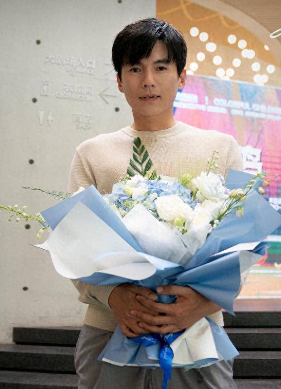 值得一提的是,宋宁峰和齐溪离婚后,他们的电影将于