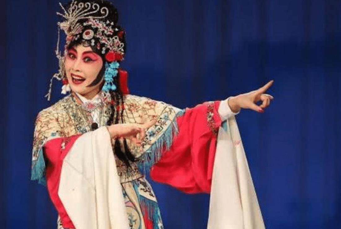 京剧艺人嫁外交官,并育有一子,多年后丈夫才知他是男儿身_时佩璞_布尔