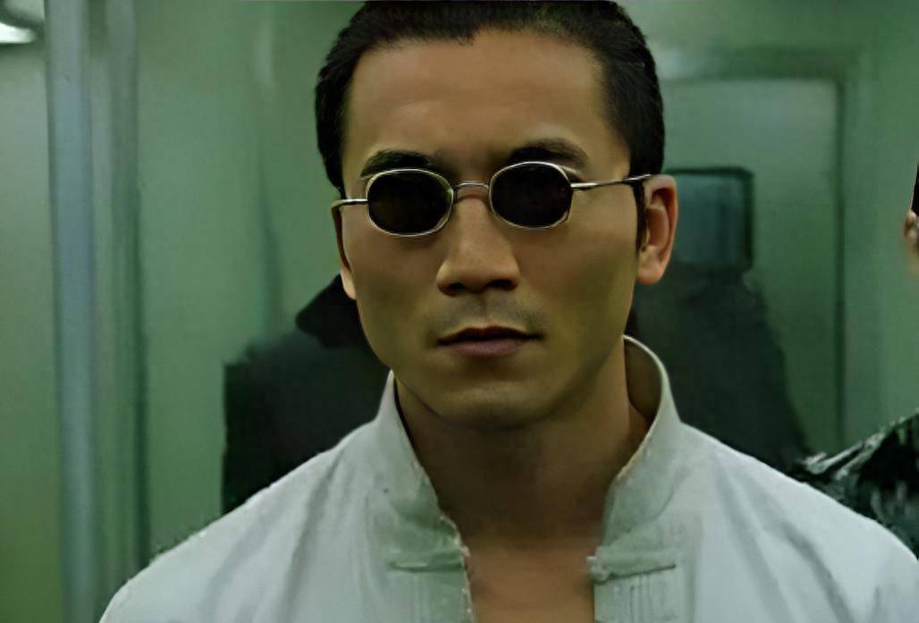 邹兆龙的功夫一直是被低估的,就像张晋一样,但是,张晋是从替身开始