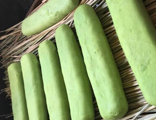 地道做法客家小吃韭菜粄,你是喜欢蘸酱油,还是煎片吃?_大米_过程_吃法