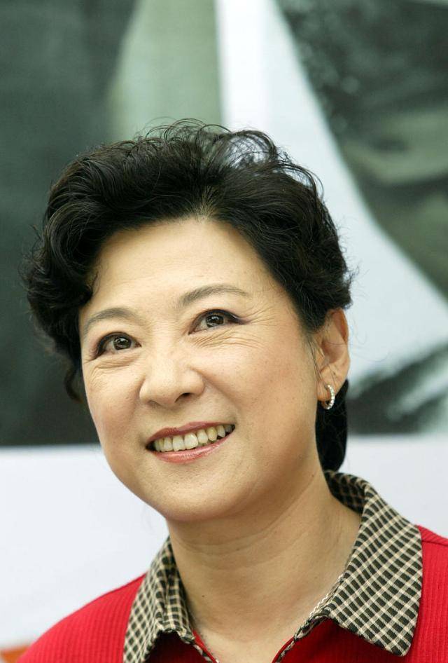 爱美人不爱江山,王群为娶"天下第一嫂"王馥荔,不惧被开除_父亲_京剧
