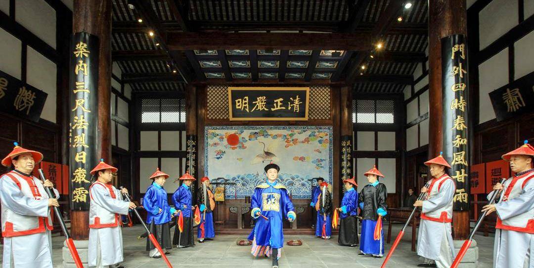 流刑位列古代五刑之一,囚犯流放千里之外,为何衙役还抢着押送?