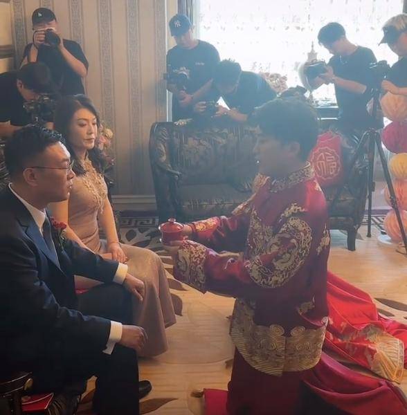 赵玉田扮演者吴云飞结婚,刘能带刘英来"闹事",新娘长相很甜美_赵本山