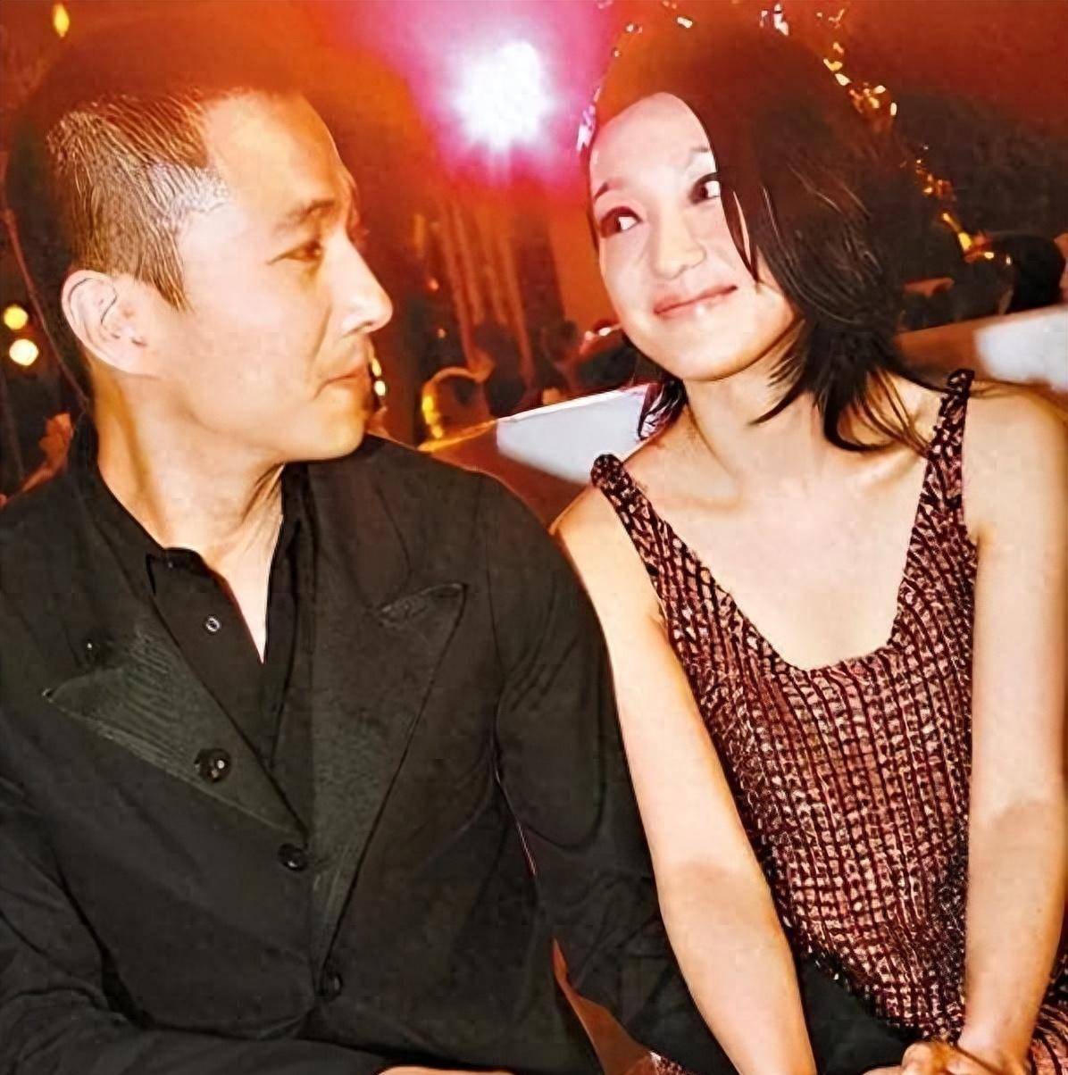 王烁:睡遍娱乐圈女星,掌掴继母王艳,枪指刘涛老公王珂_周迅_牛萌萌_女