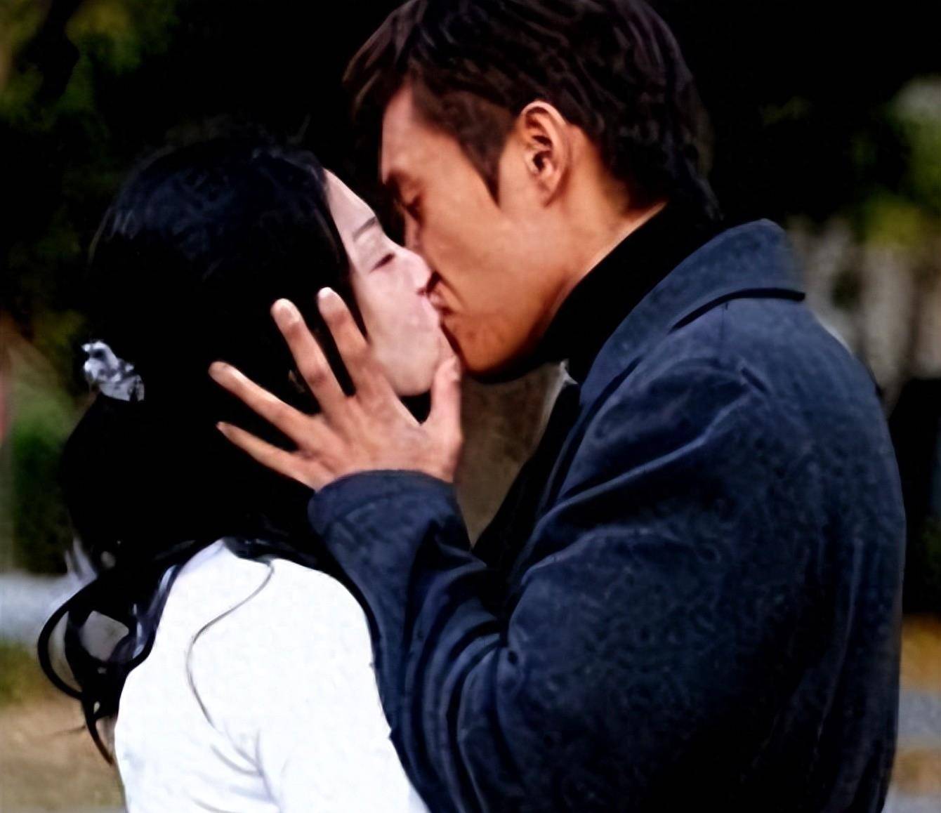 "女神宋慧乔"光鲜亮丽的背后,是韩国财阀无尽的"支配和玩弄"_李秉宪