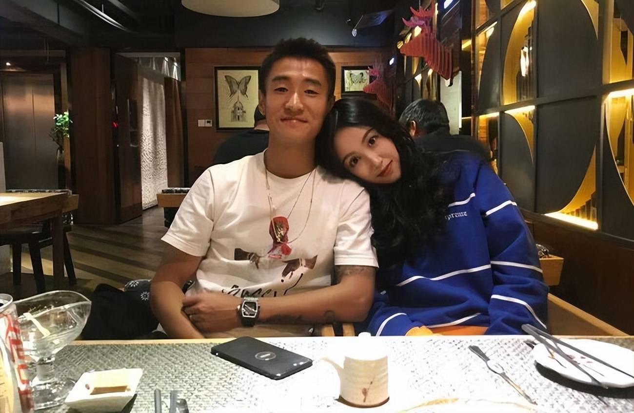 亚运国足戴伟浚三观正 找老婆不找网红美女 就找跟他一起干事业女人