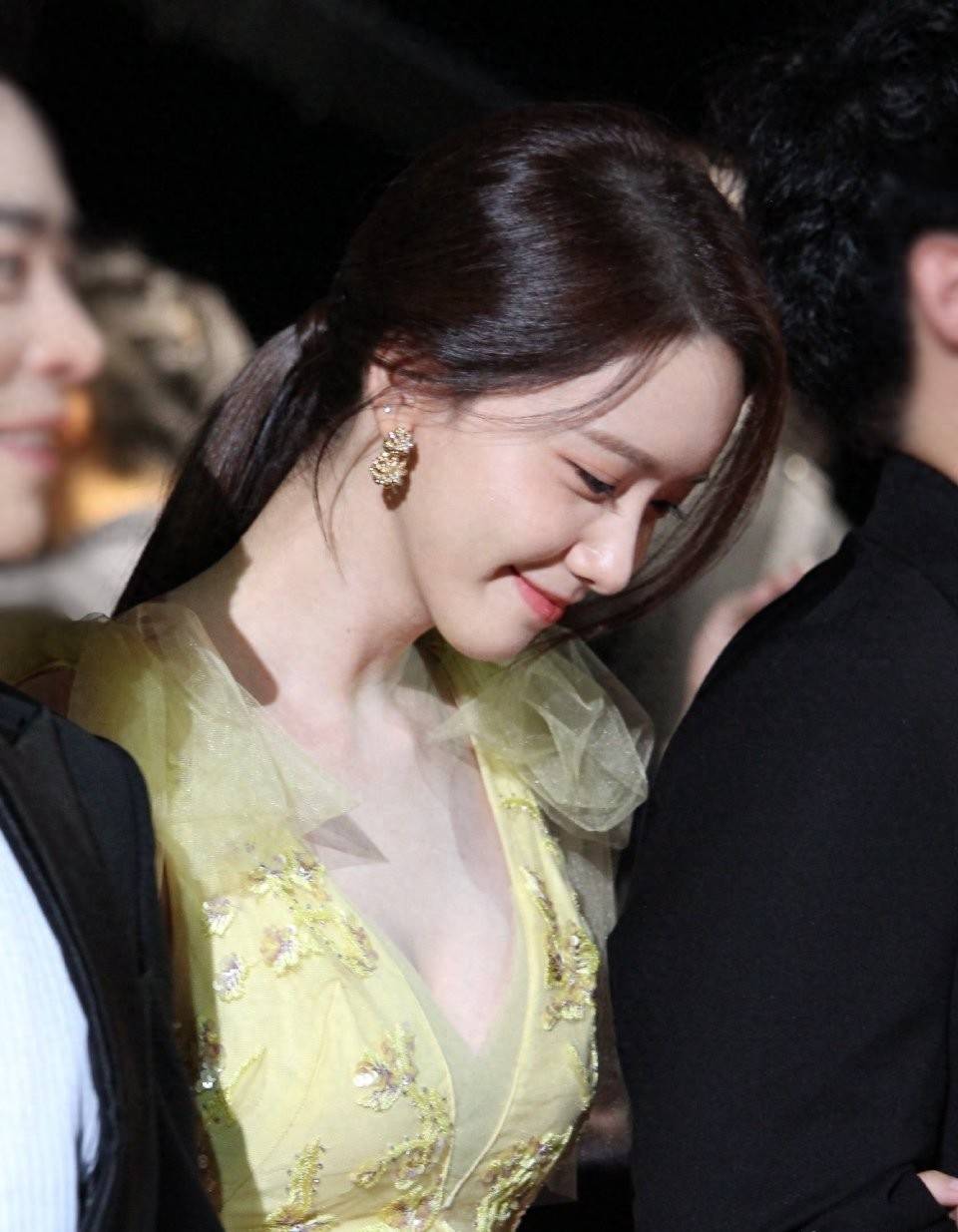 国外最火女团c位林允儿新照大玩诱惑时尚,颜值在线_命运_舞台_团队