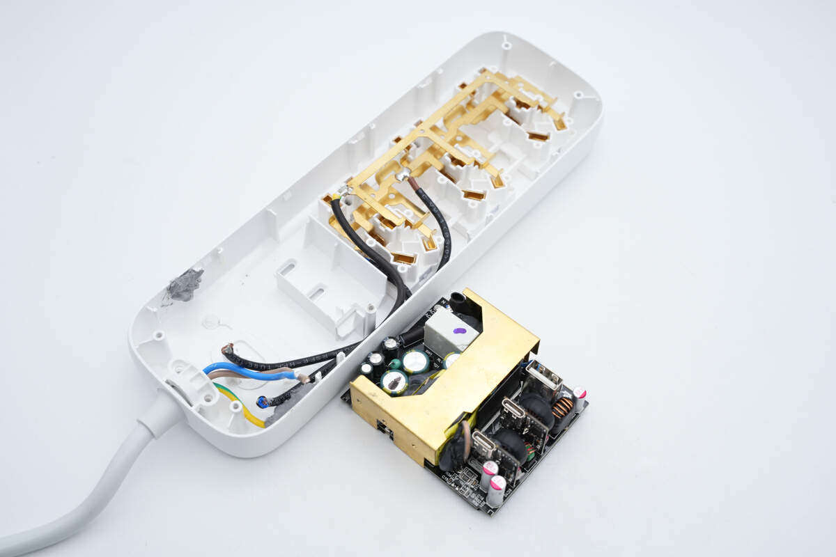 配备2c1a接口,插线即充,联想小新65w氮化镓插排拆解_模块_电源线_功率