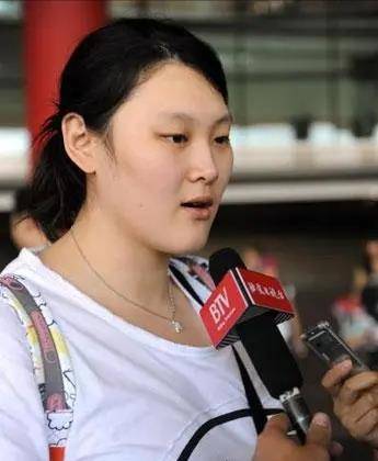 王一梅:打晕国外主力,遭郎平弃用后加盟国外俱乐部,现生活幸福_体育