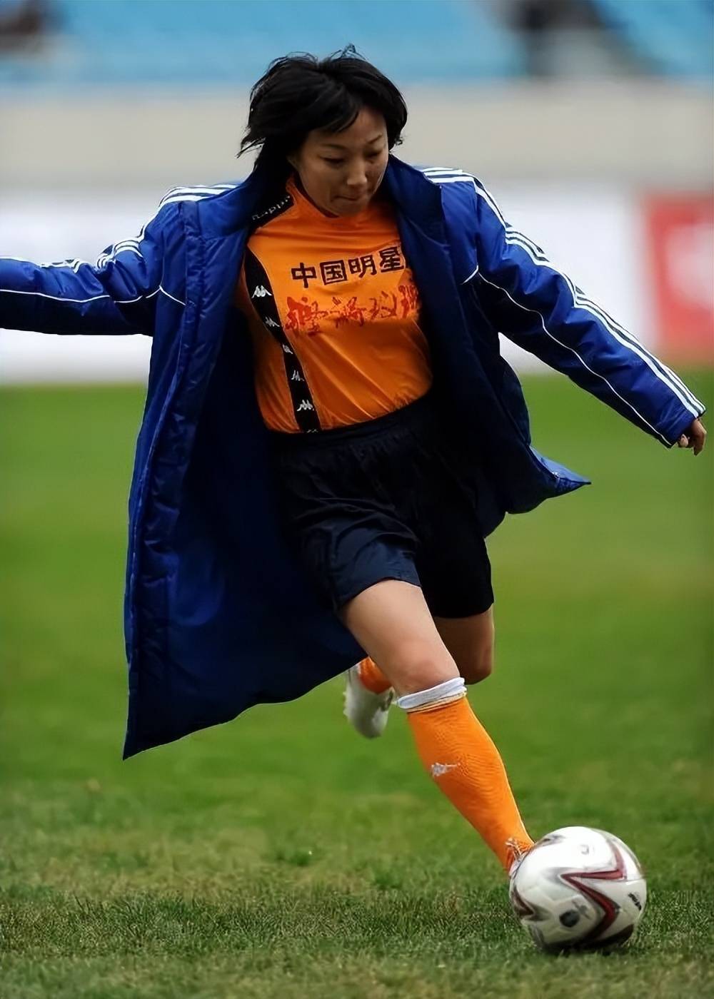 "铿锵玫瑰"孙雯:带伤书写女足辉煌,与华人丈夫在婚姻中有遗憾_足球