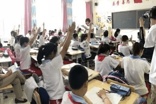 原创            北京一学生“小升初”简历有多牛？比大学生都厉害，网友：不羡慕