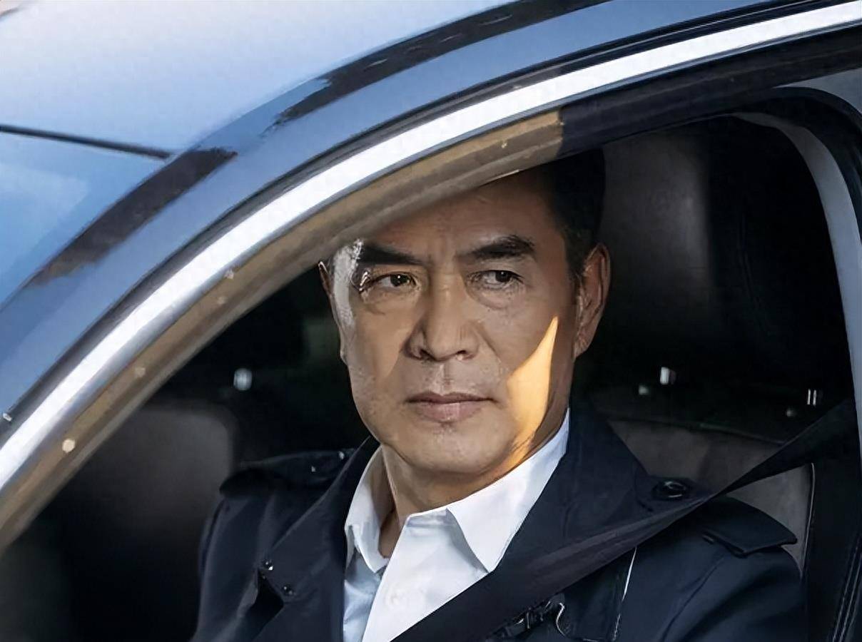 在第一段婚姻中,廖京生在演戏的时候认识了妻子,那时候两个人有着共同