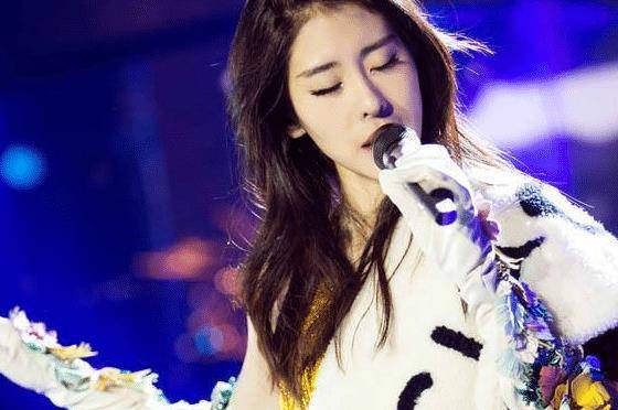 张碧晨发博为姚贝娜庆冥诞:"生日快乐.