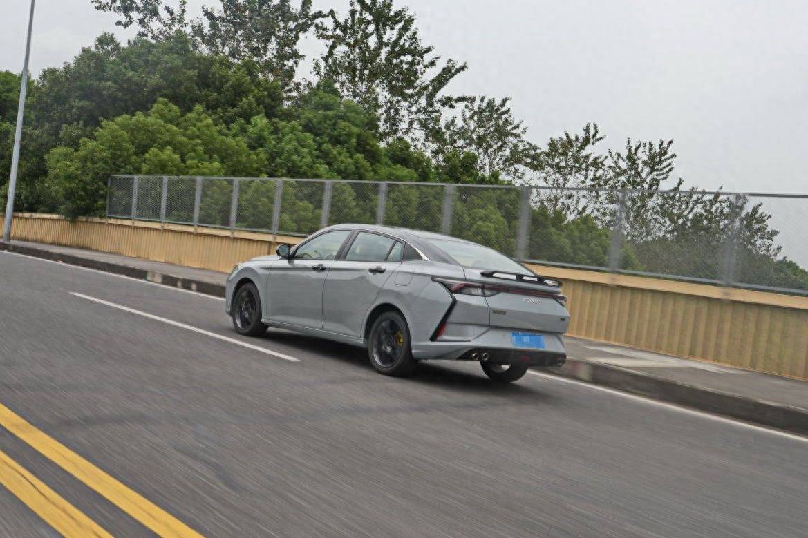 ctcc弯道王 全新奕炫马赫版成为击中年轻人喜爱的运动轿跑_搜狐汽车