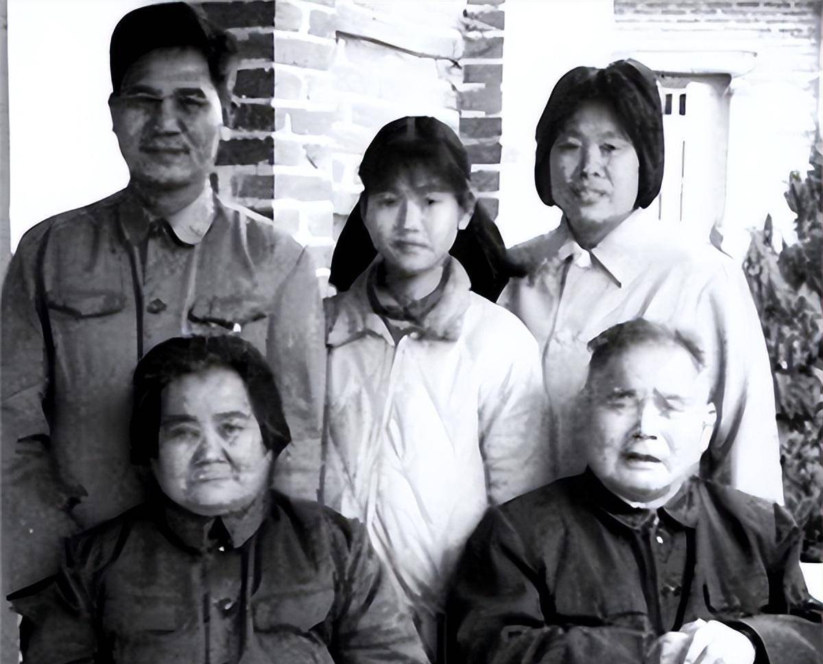 董存瑞19岁牺牲时,已结婚4年,妻子为他守孝3年,后来怎样了_碉堡_抗日