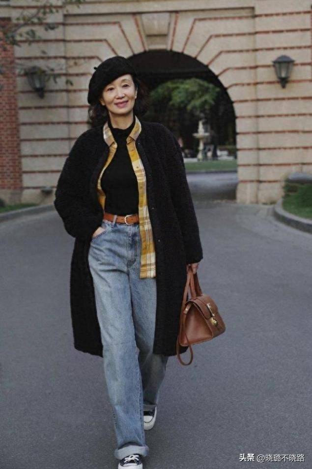 女人过了50岁,若不想被喊"大妈",不如学学53岁许晴,洋气显嫩_女性