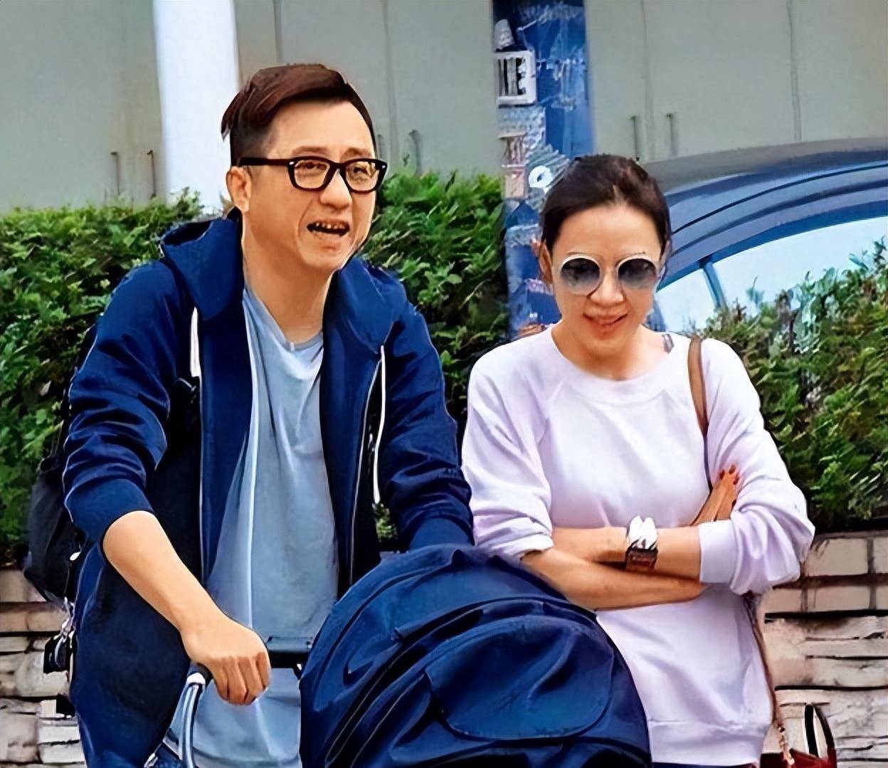 而伊能静也有了一个女儿,这让小哈利有一种被冷落的感觉