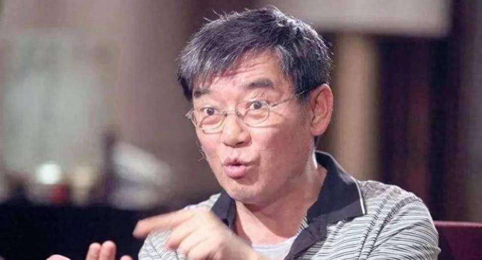 70岁李立群到台湾妹妹家蹭饭,爱国妹妹将其撵走,痛斥他是两面人_言论