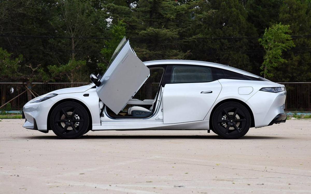 年轻人买车要帅,这3款剪刀门"跑车"值得考虑,最低仅售24万多_搜狐汽车