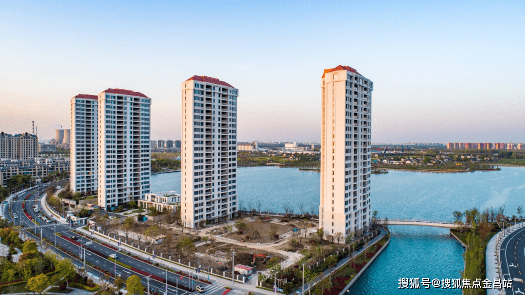 地处紫竹高新区的核心区域的兰香湖占地近40万方,面