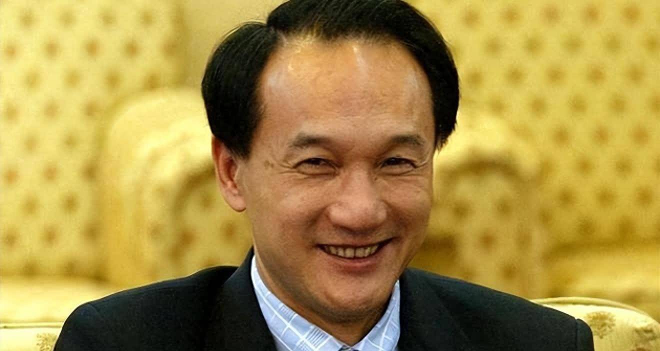 谢亚龙出来后新职务,月薪数万引回社会_足球_风暴_按摩