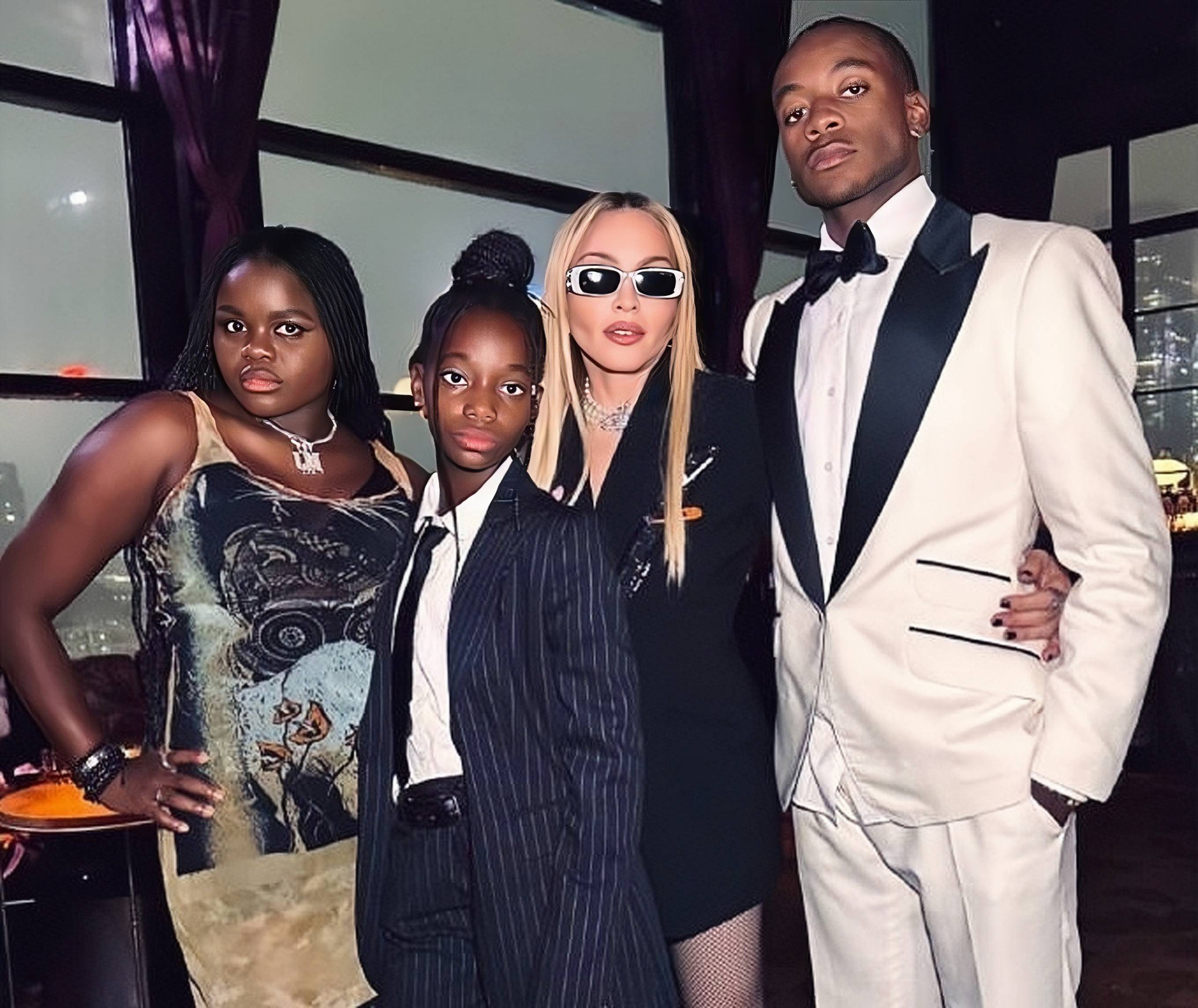 64岁麦当娜参加派对,为17岁黑人养子庆生,罗德曼:好妈妈!