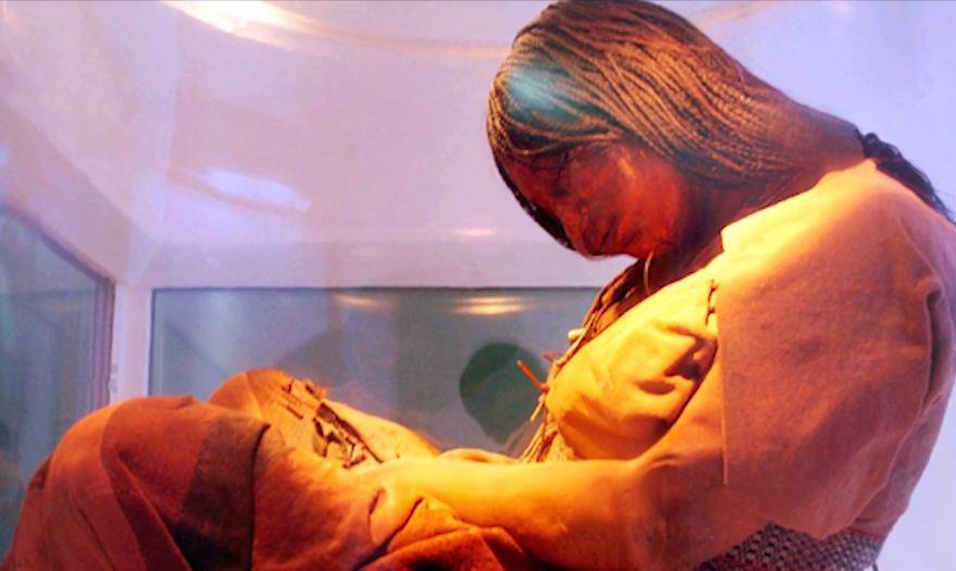 6700米山顶惊现14岁冰冻少女,历经500年后,尸体为何没腐烂?