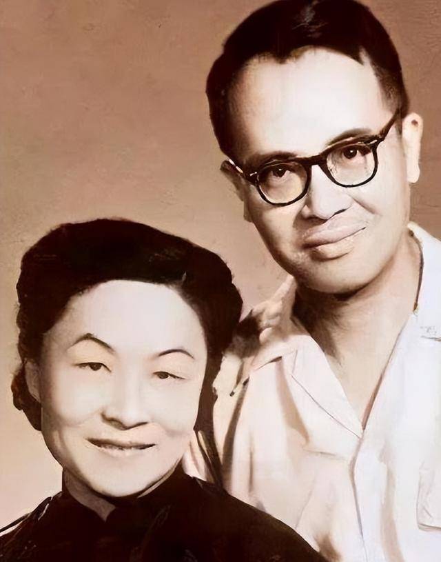 费孝通死后骨灰分成2份,陪两任妻子,一生执着却是青梅竹马杨绛_王同惠