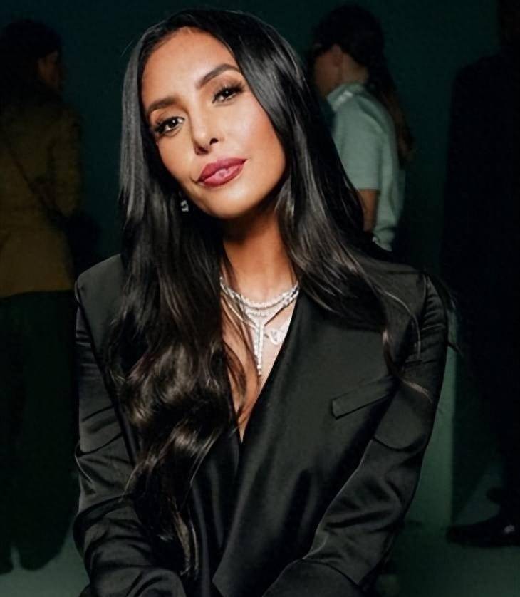 she devotedly takes care of their daughte