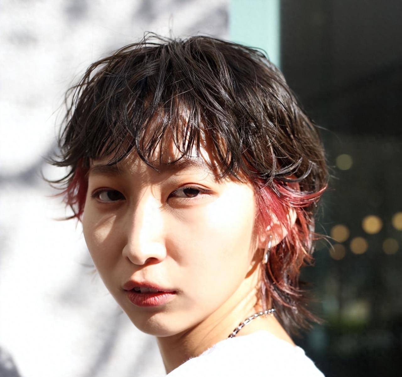 倒三角脸型的人适合什么发型?这些例子告诉你_头发_造型_刘海