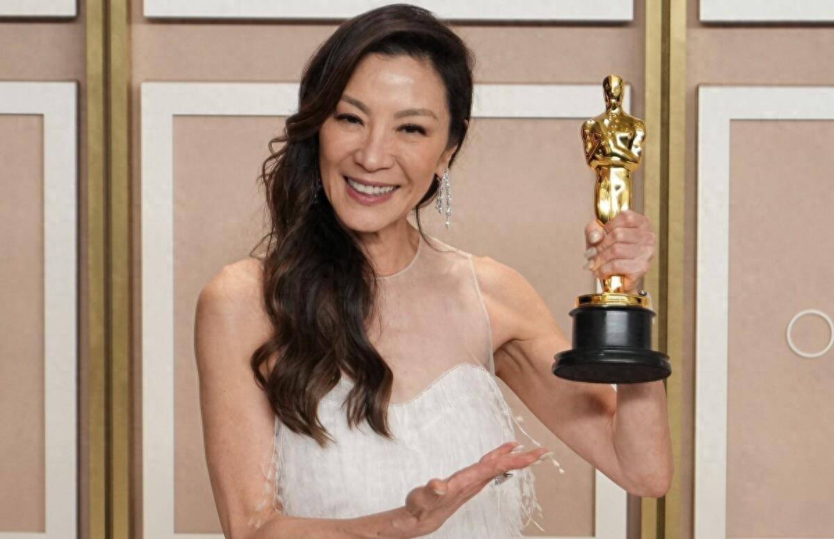 杨紫琼与光明会的关系密切,多个实锤被扒出,赵大眼也是成员之一_组织