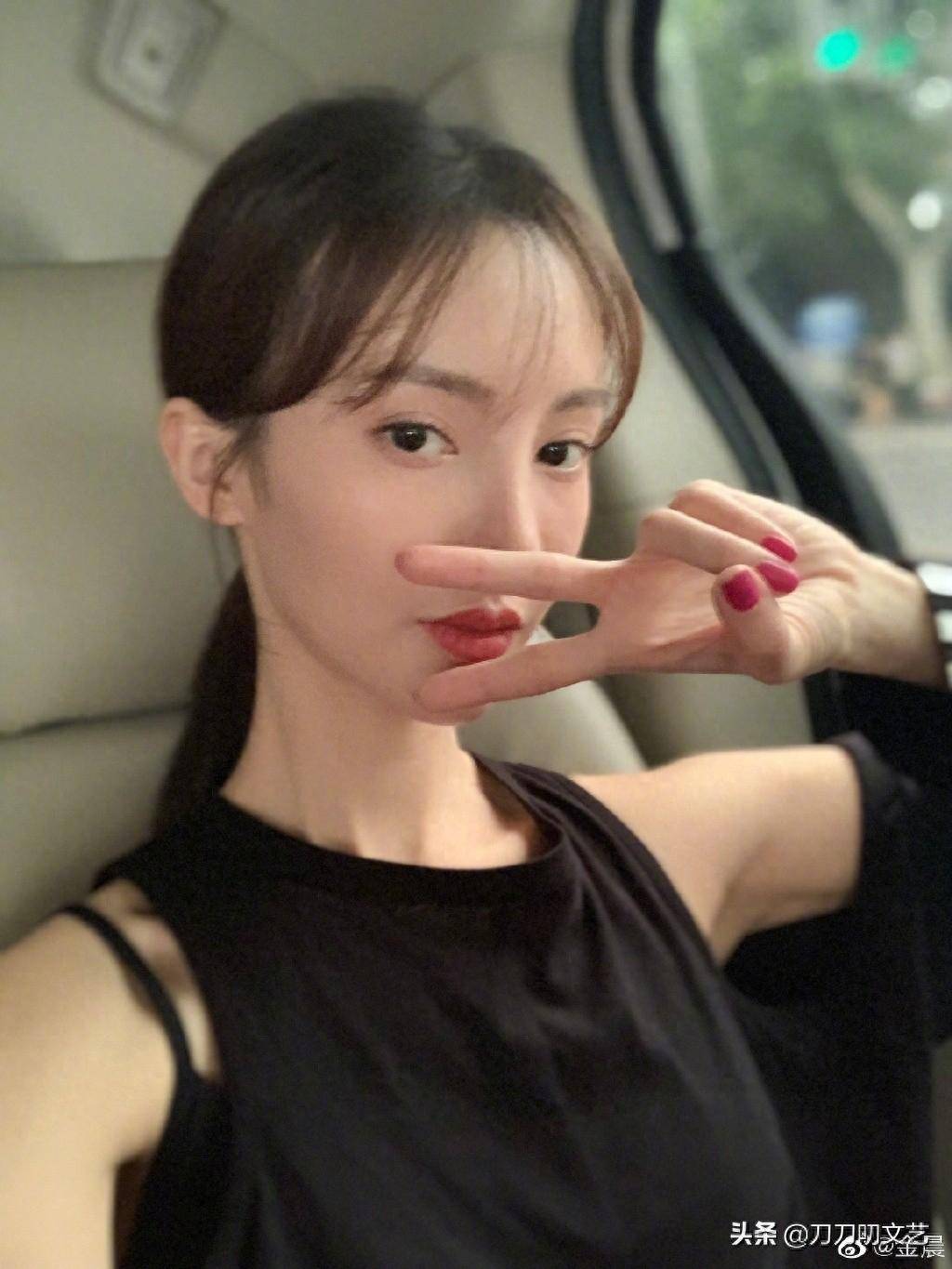 金晨求你出书吧!从韩东君邓伦到成龙外甥董又霖,审美堪比萧亚轩