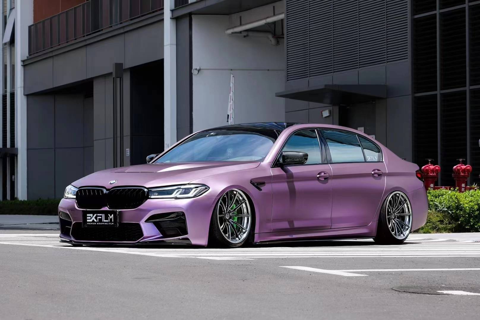 宝马汽车ek改色膜树莓粉紫 ,粉与紫的温柔碰撞_爆表_女孩_回头率