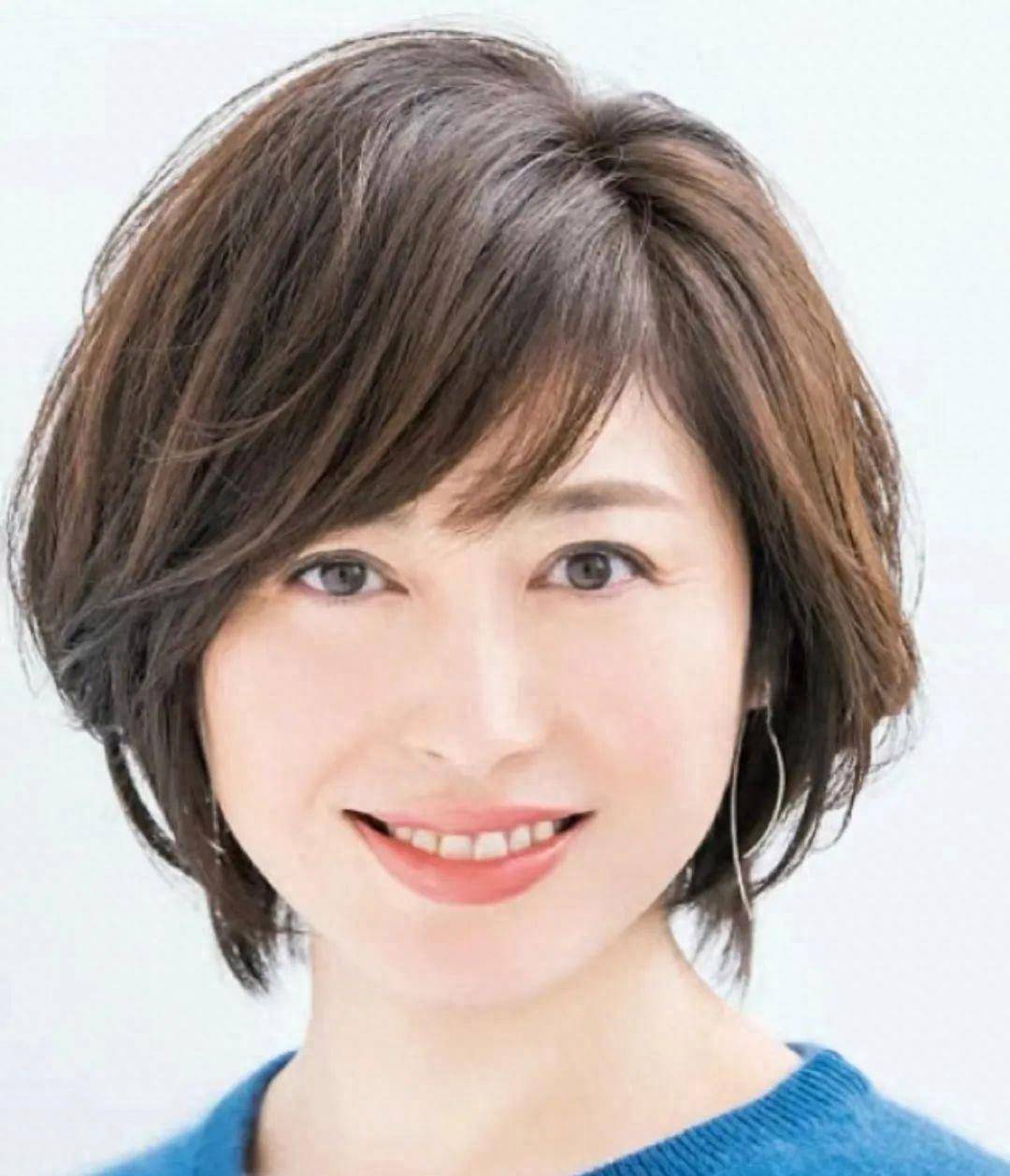 中年女性推荐这五款发型减龄又洋气性格温柔最重要的是脸小