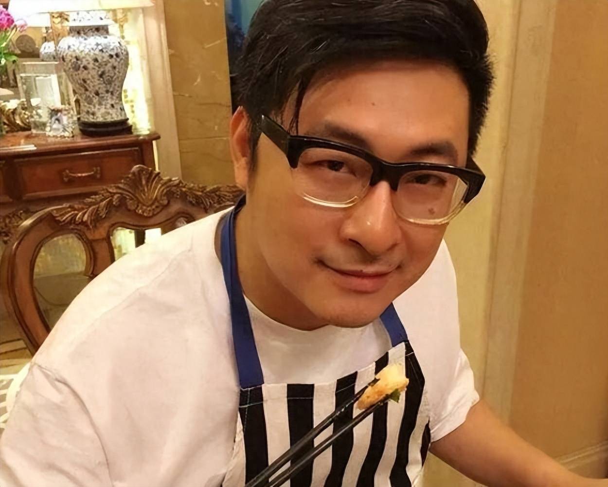 王岳伦的"老少配"情史:从李湘到年轻美女,他到底在追求什么_女孩_恋情