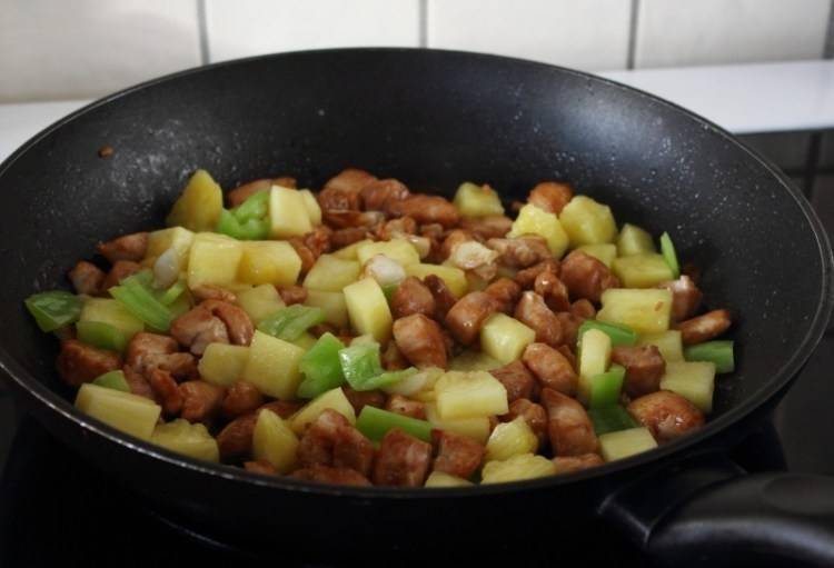 尝试用菠萝煮鸡肉忘记猪肉的味道_菜肴_蔬菜_道菜