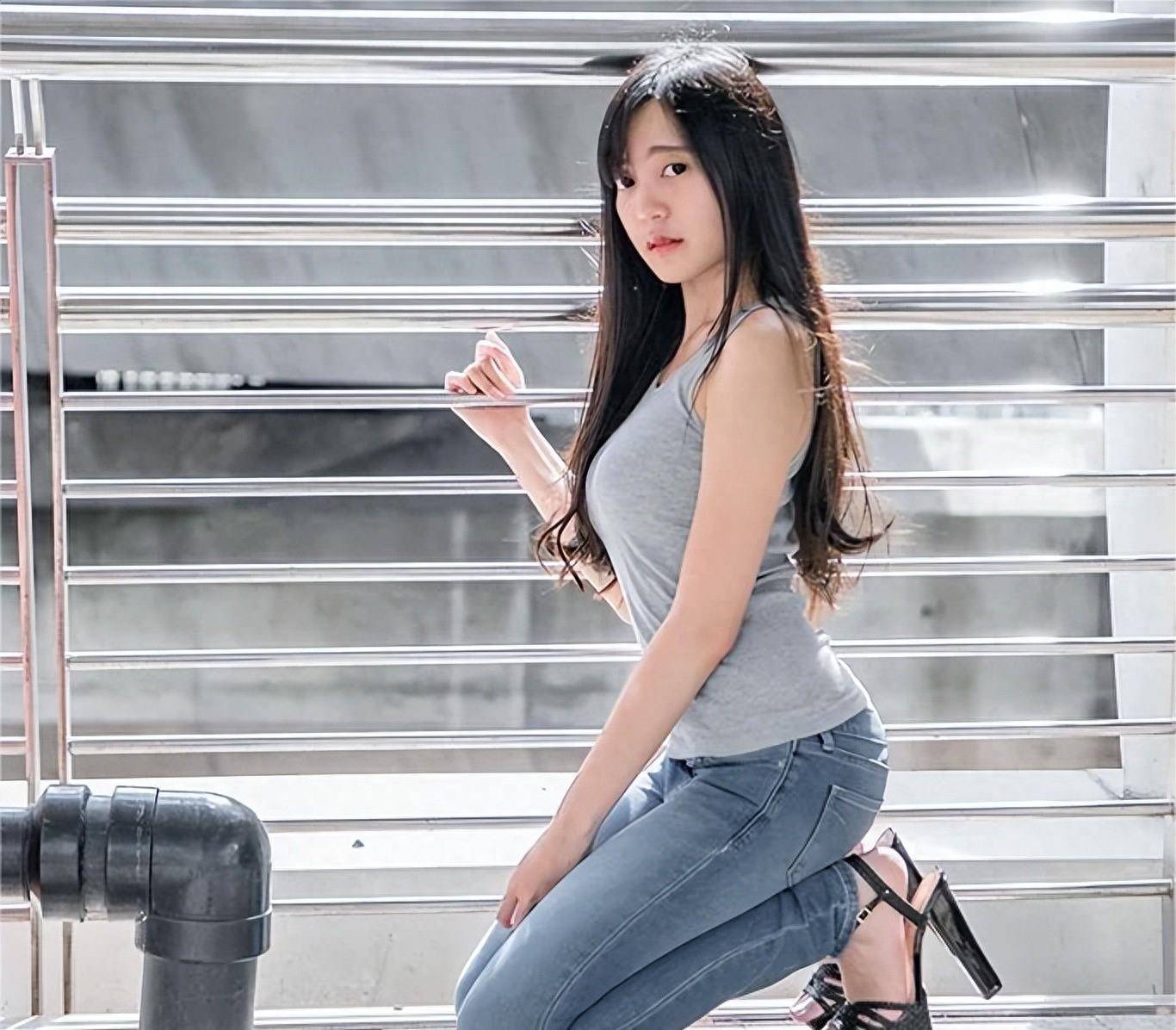 牛仔裤清纯美女与小姐姐,不可抗拒的诱惑_照片_风格_穿着