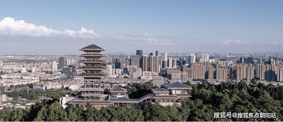 一面是临平情结的精神地标,可以说坐落在地铁9号线邱山大街站上的翠著