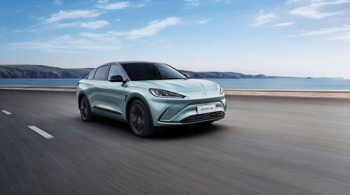 标杆再升级 极狐汽车阿尔法s/t森林版 带来一股清新舒爽的"森"系风