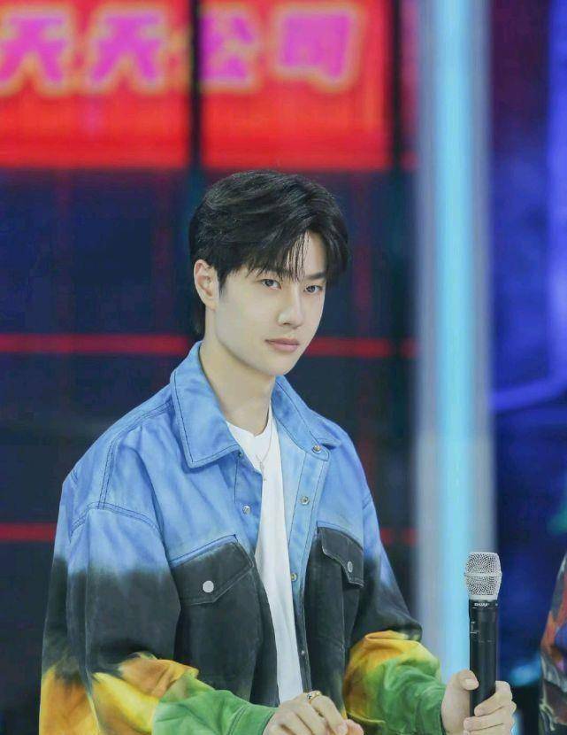 王一博解约nike后再放大招,变身"生化人",体验真人npc_品牌_问题_游戏