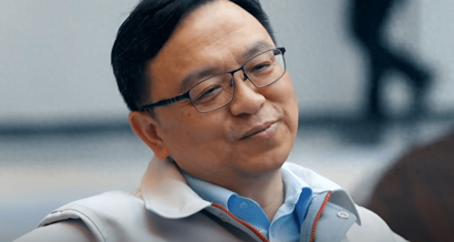 王传福卸任比亚迪锂电池董事长_深圳_汽车_企业