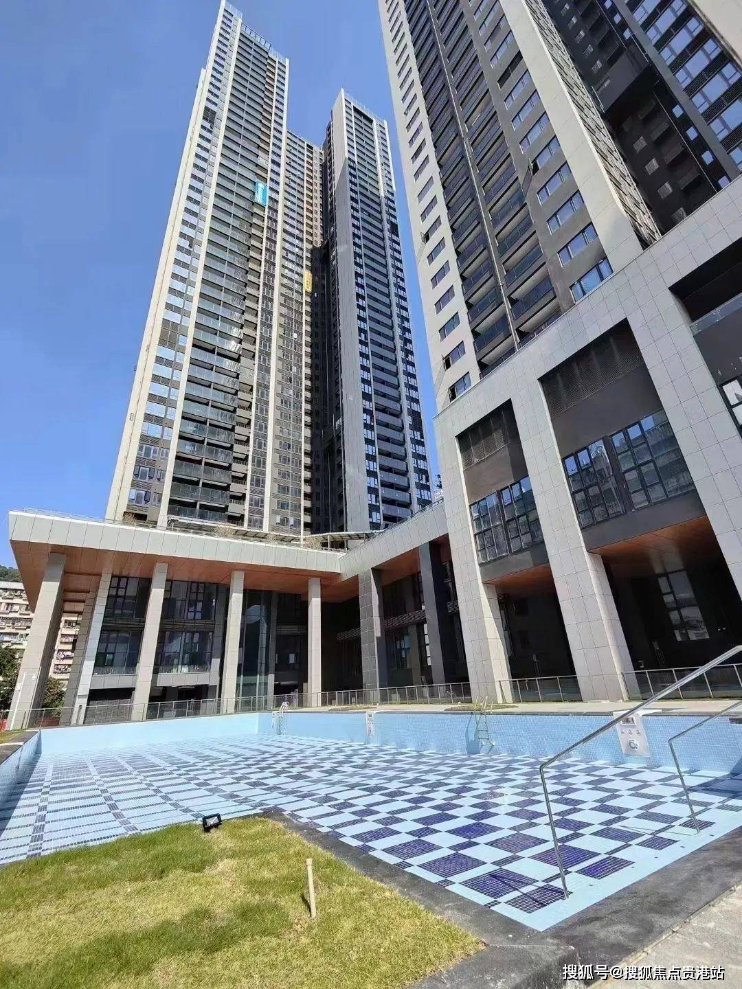 深圳翠园华府翠园中学东晓校区,罗湖中考均分十连冠,市第十九高级中学