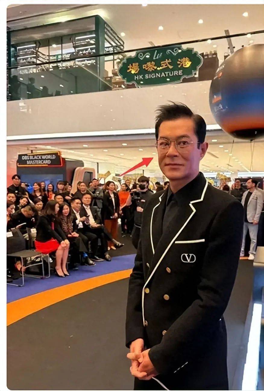 53岁古天乐:头发稀疏脸像"蜡像人",身家过亿至今未结婚生子_网友_港星