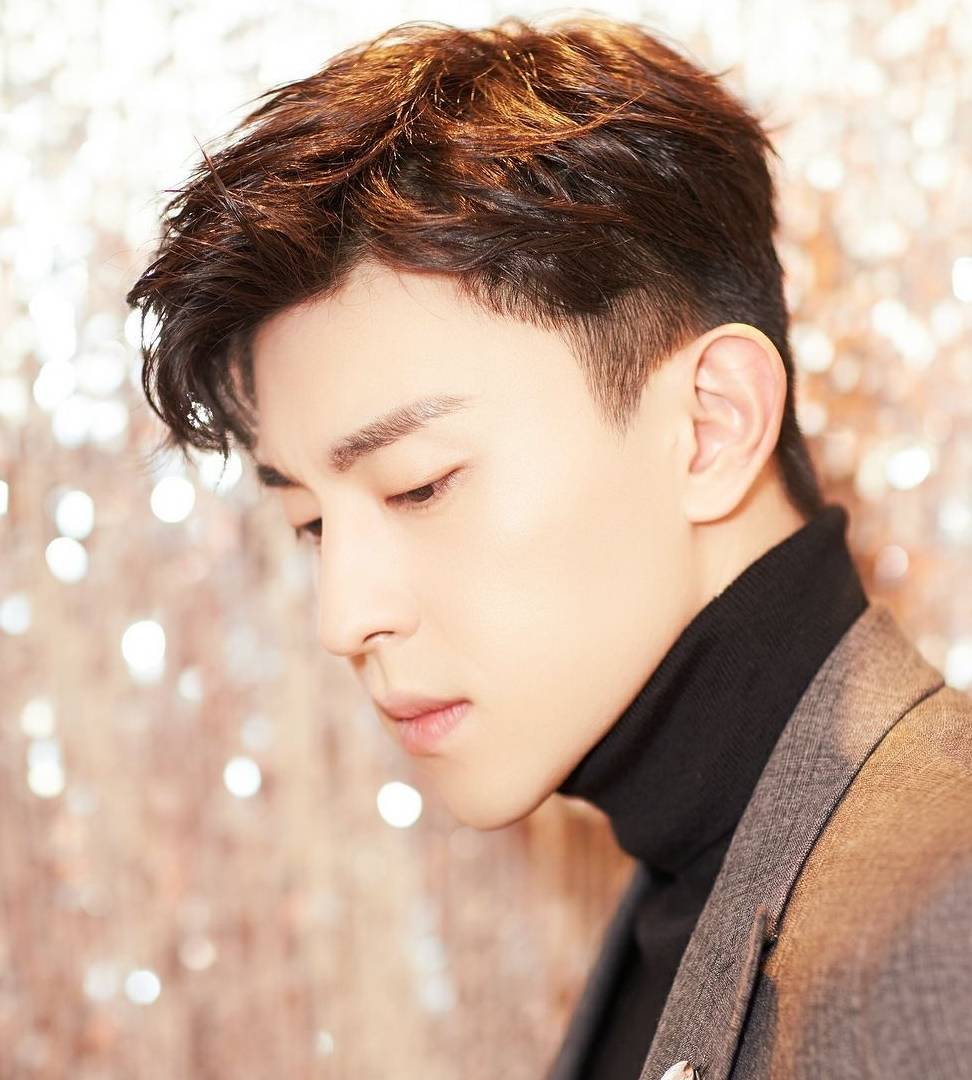 上一个翻手为云,覆手为雨,机关算尽,将一个即将败落的企业颠倒乾坤